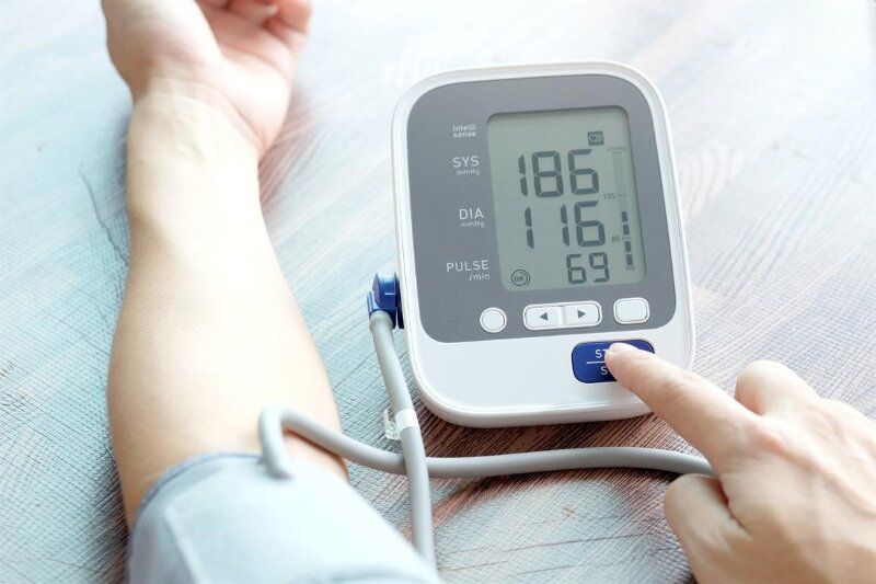 đo và kiểm soát huyết áp ở nhà