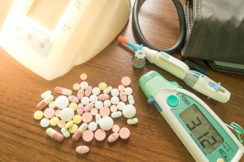 10 cách điều trị cao huyết áp (có và không dùng thuốc) hiệu quả cao