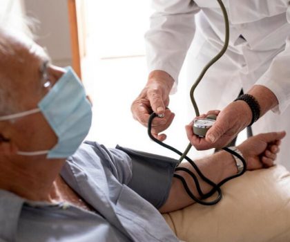 Cao huyết áp: Nguyên nhân, triệu chứng, chẩn đoán và cách điều trị