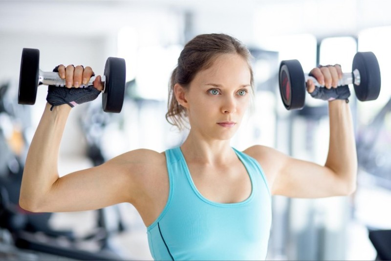 tập tạ hạ cholesterol