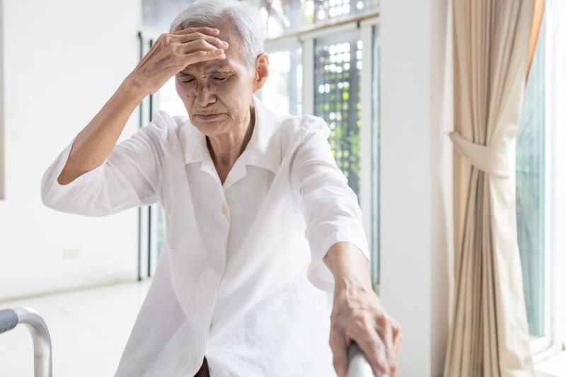 hạ huyết áp thể đứng