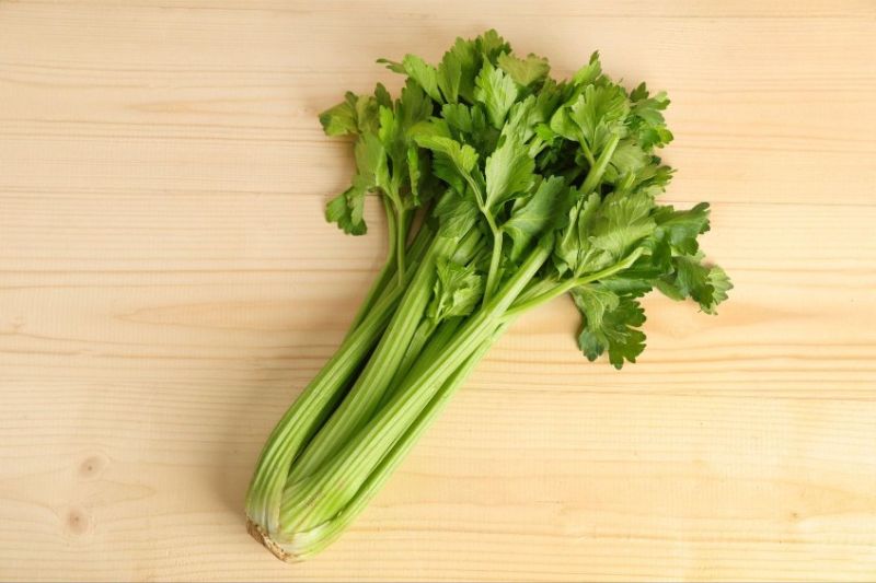 cần tây có tác dụng giảm  triglyceride nhanh