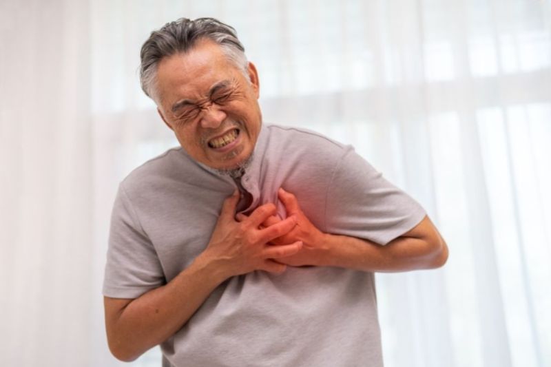 không dùng thuốc điều trị triglyceride gây biến chứng