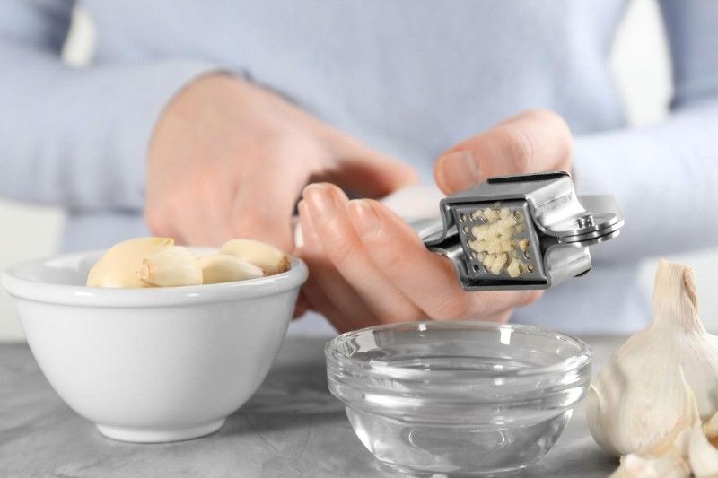 cách chữa mỡ máu bằng tỏi sống