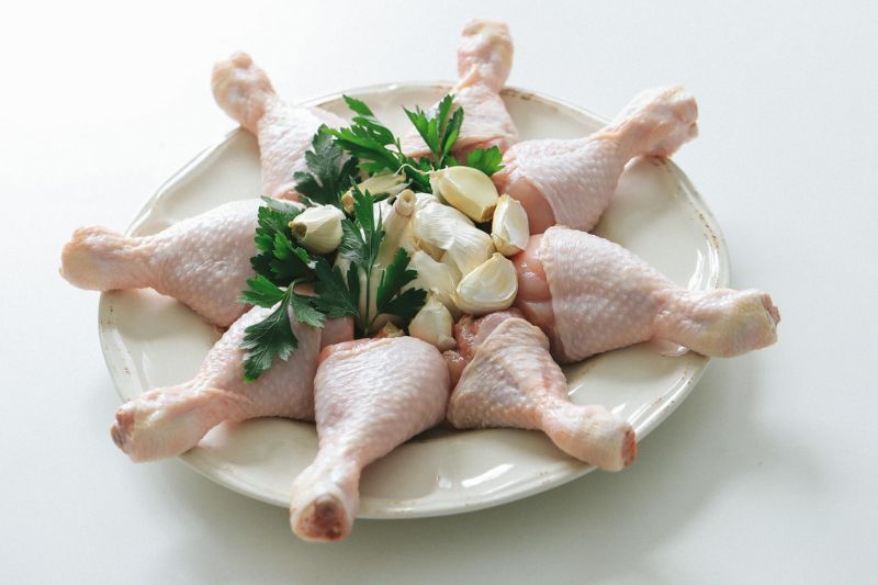 hạn chế ăn đùi gà ở người mỡ máu cao